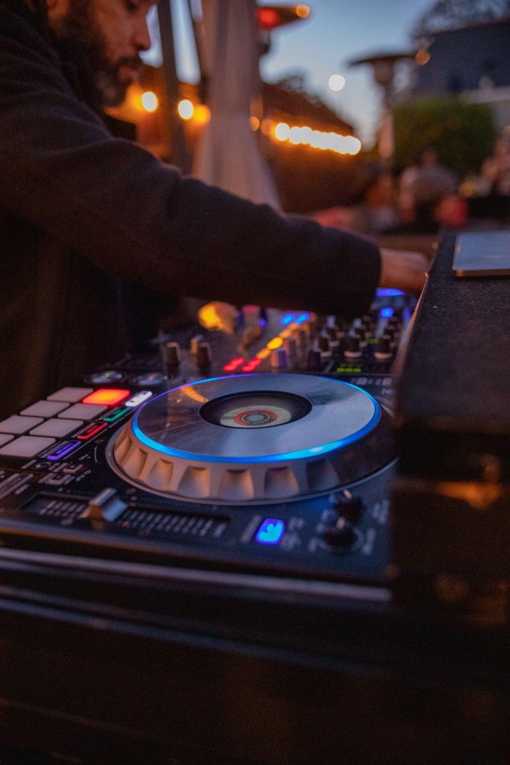 carousel-hero-element image-11